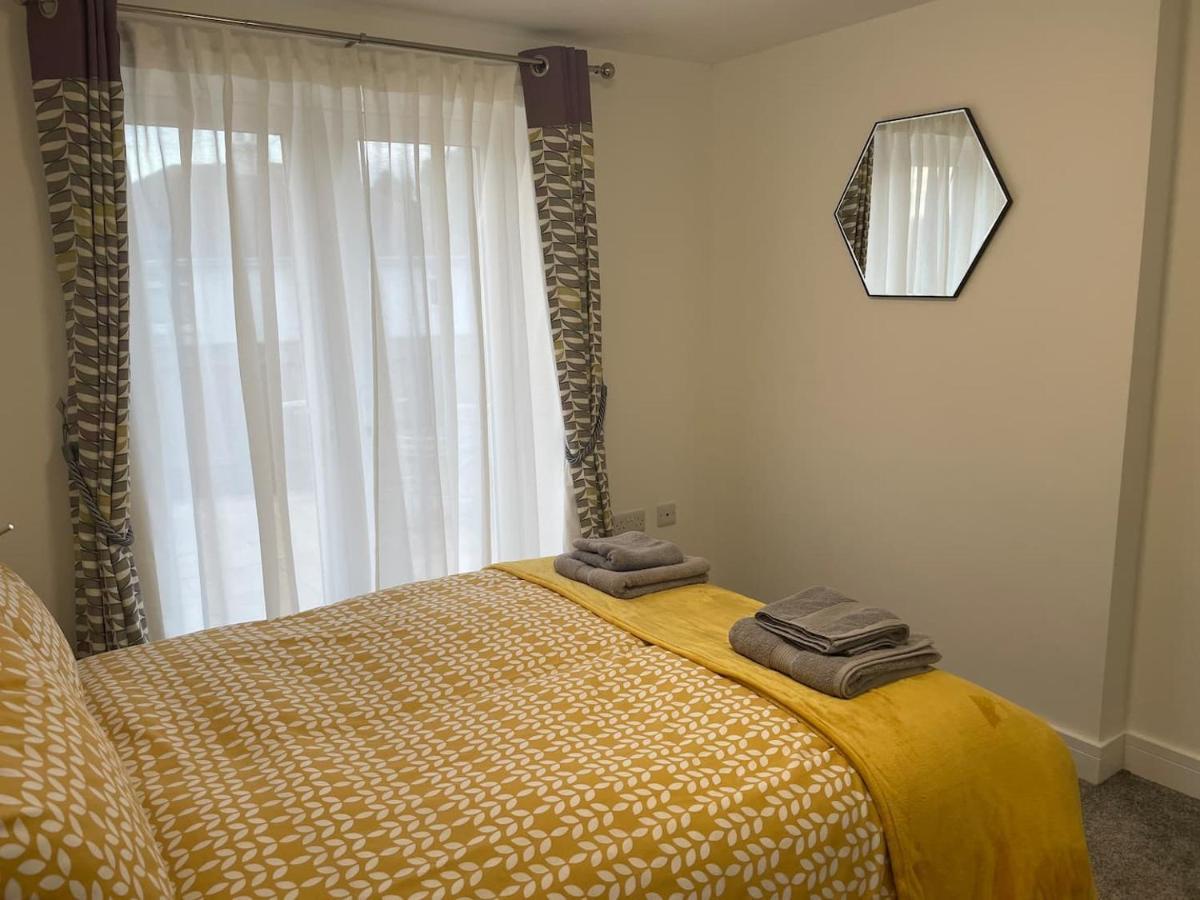 The Garden Apartment نيوتن أبوت المظهر الخارجي الصورة