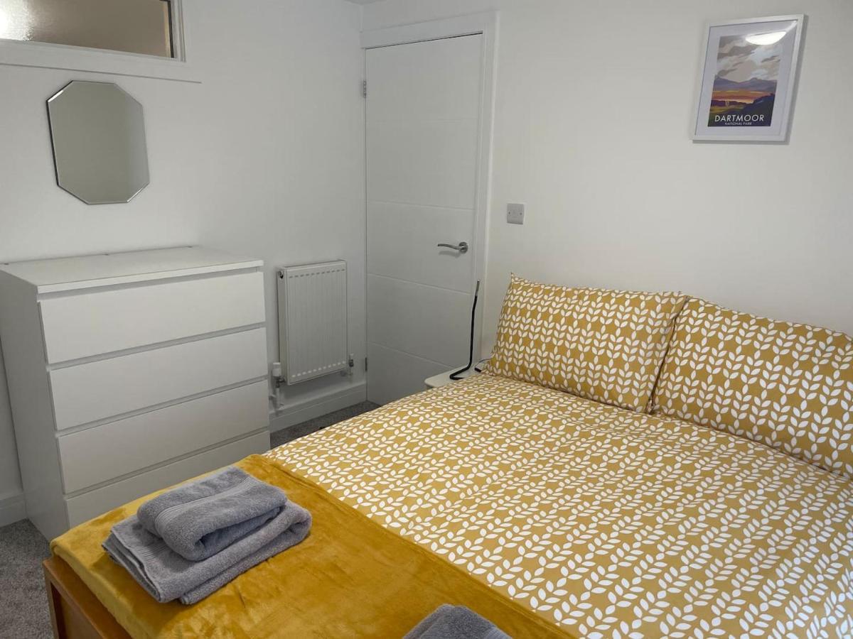 The Garden Apartment نيوتن أبوت المظهر الخارجي الصورة