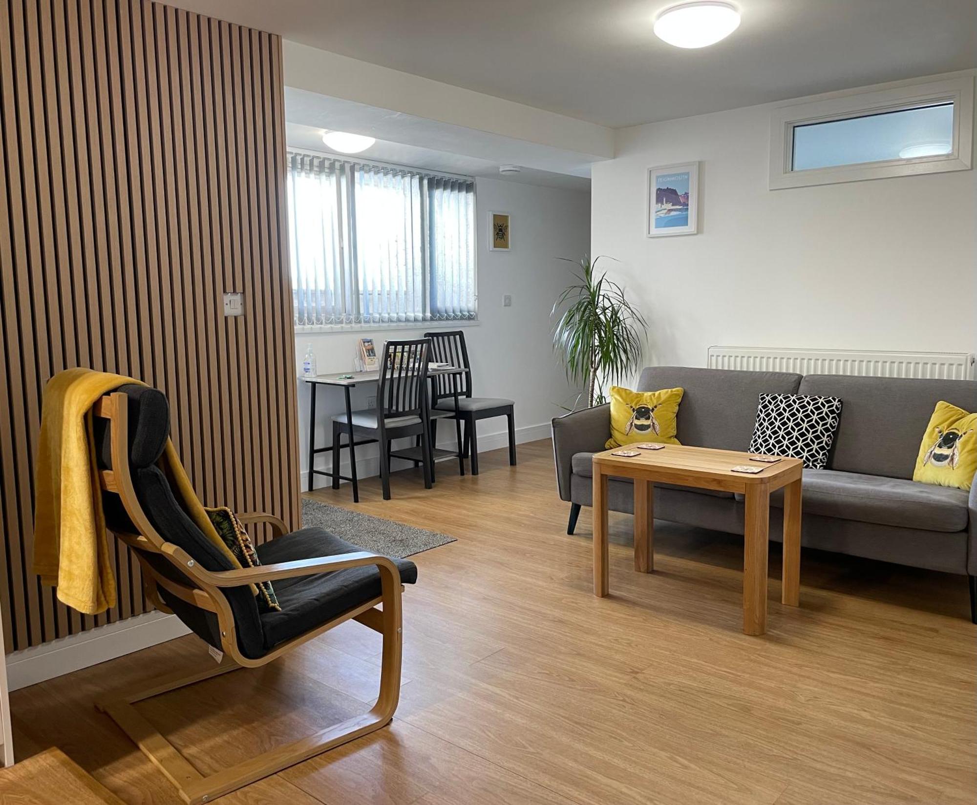 The Garden Apartment نيوتن أبوت المظهر الخارجي الصورة